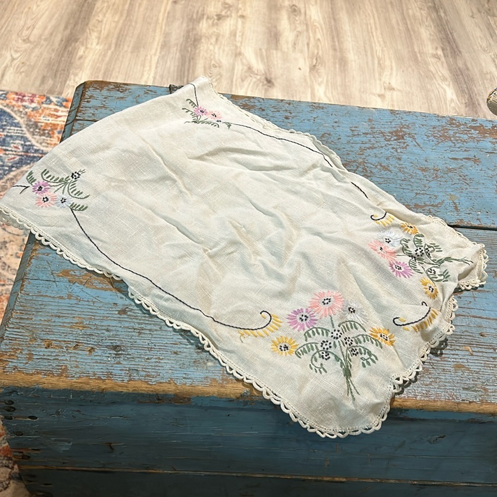 Vintage Floral Needlepoint Table Linen/Table Runner